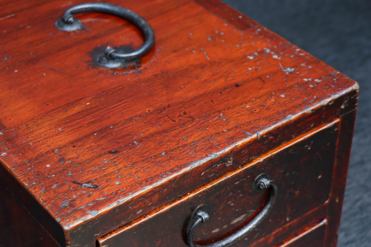 味わいある風合いが趣きある小引き出し　DC7811