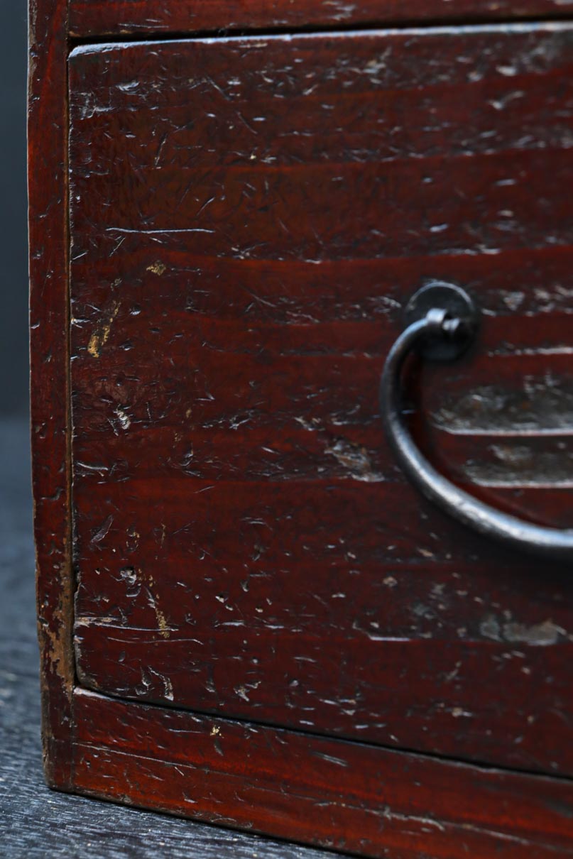 シンプルなデザインで使い勝手の良い小引き出し　DC7812