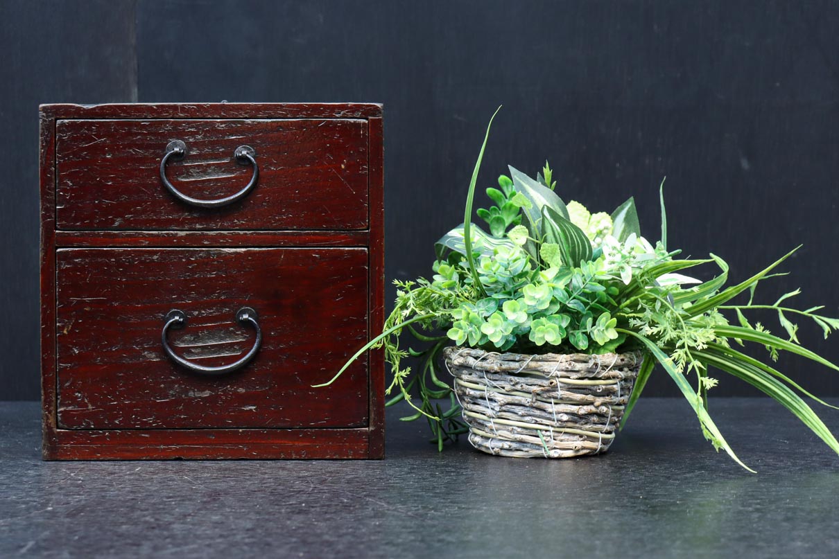 シンプルなデザインで使い勝手の良い小引き出し　DC7812