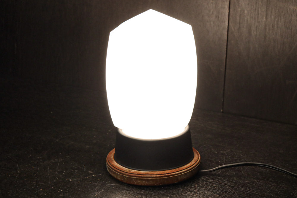 六角柱状のレトロ感溢れる天井直付け灯　DC7820