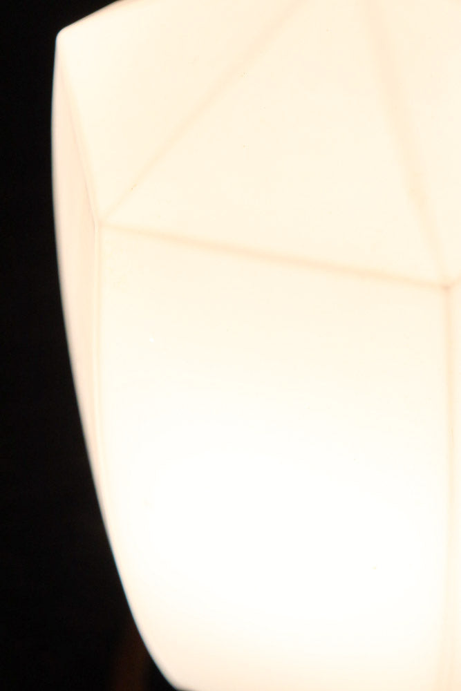 六角柱状のレトロ感溢れる天井直付け灯　DC7820