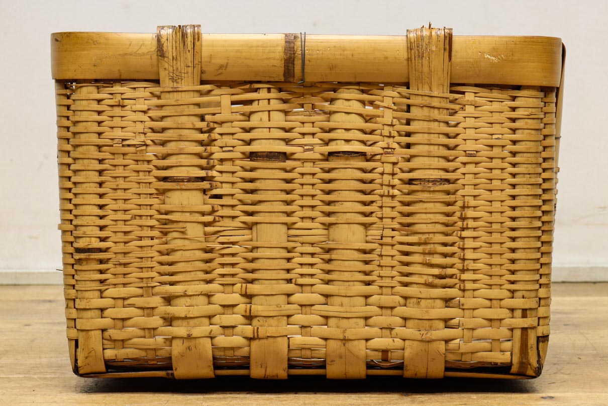 Antique tool (Bamboo woven basket) DC7841