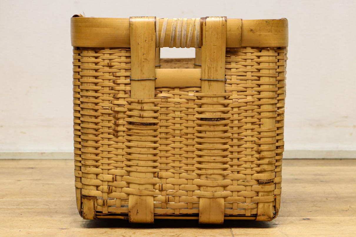 Antique tool (Bamboo woven basket) DC7841