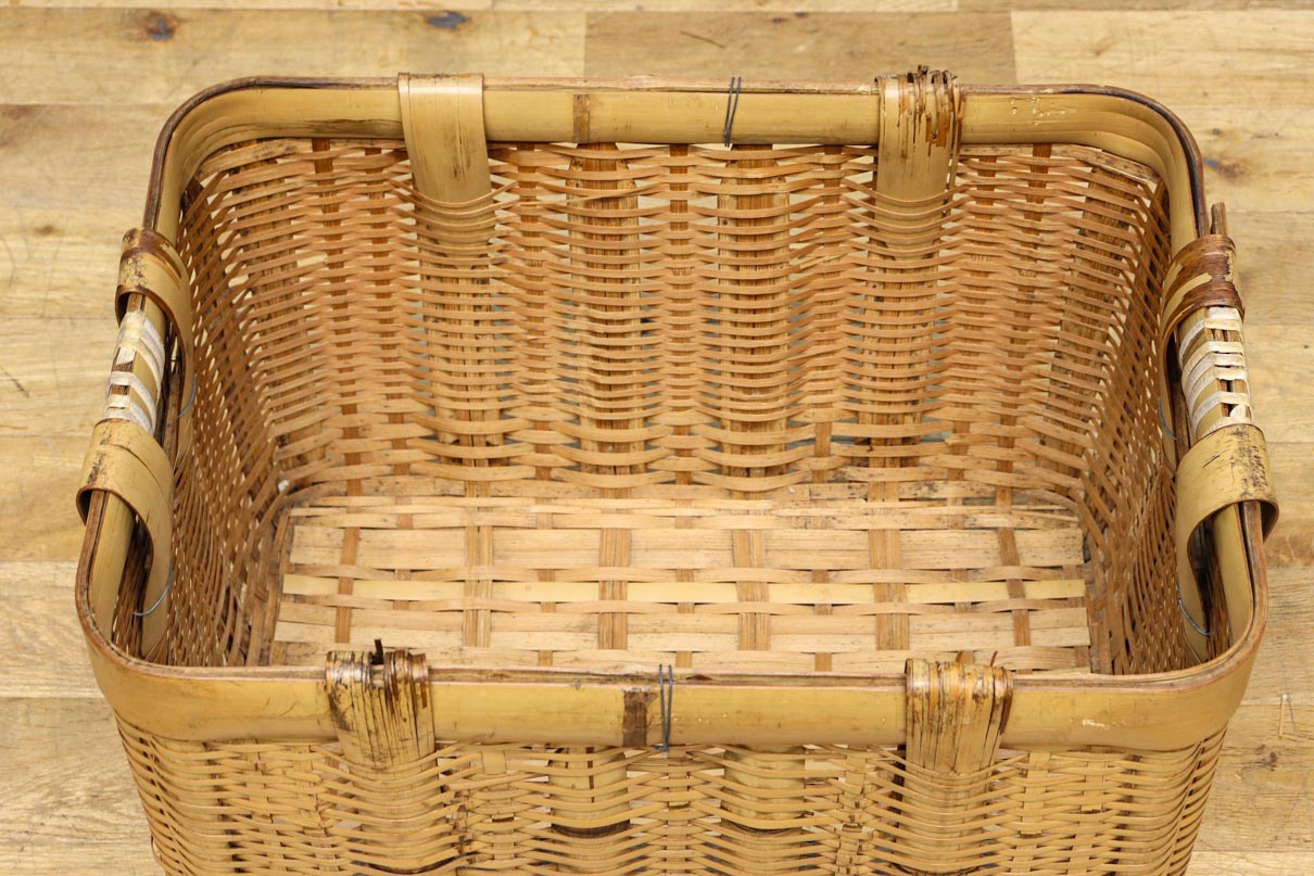 Antique tool (Bamboo woven basket) DC7841