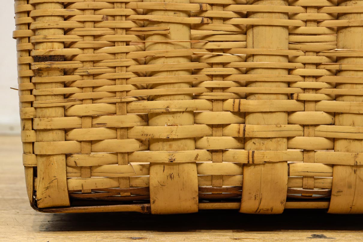 Antique tool (Bamboo woven basket) DC7841