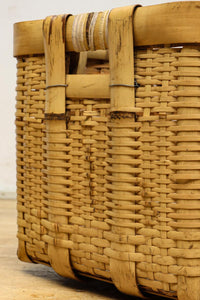 Antique tool (Bamboo woven basket) DC7841