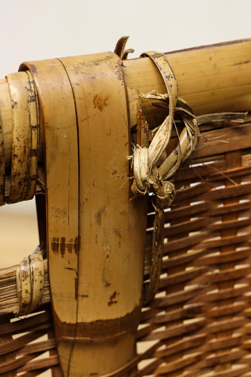 Antique tool (Bamboo woven basket) DC7842