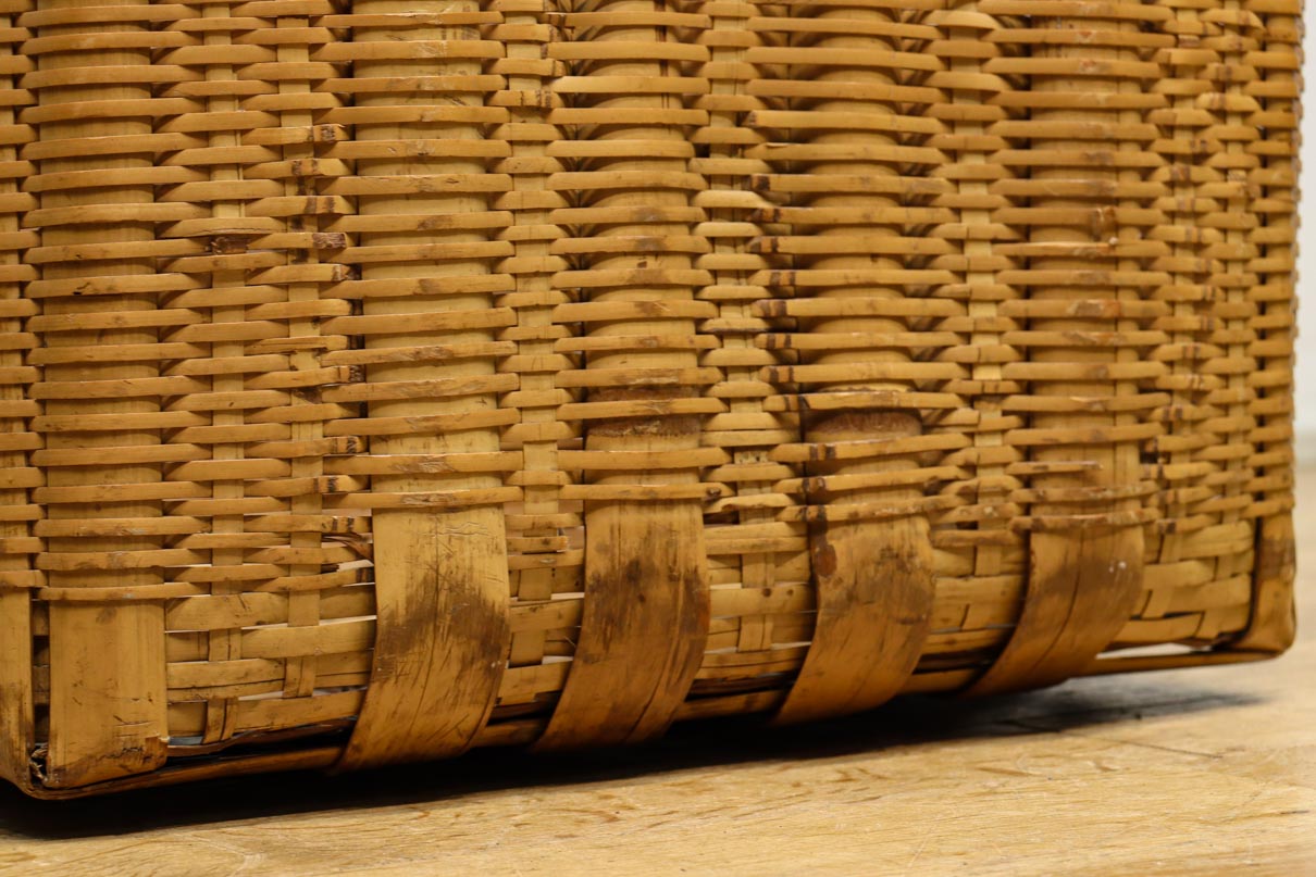 Antique tool (Bamboo woven basket) DC7842