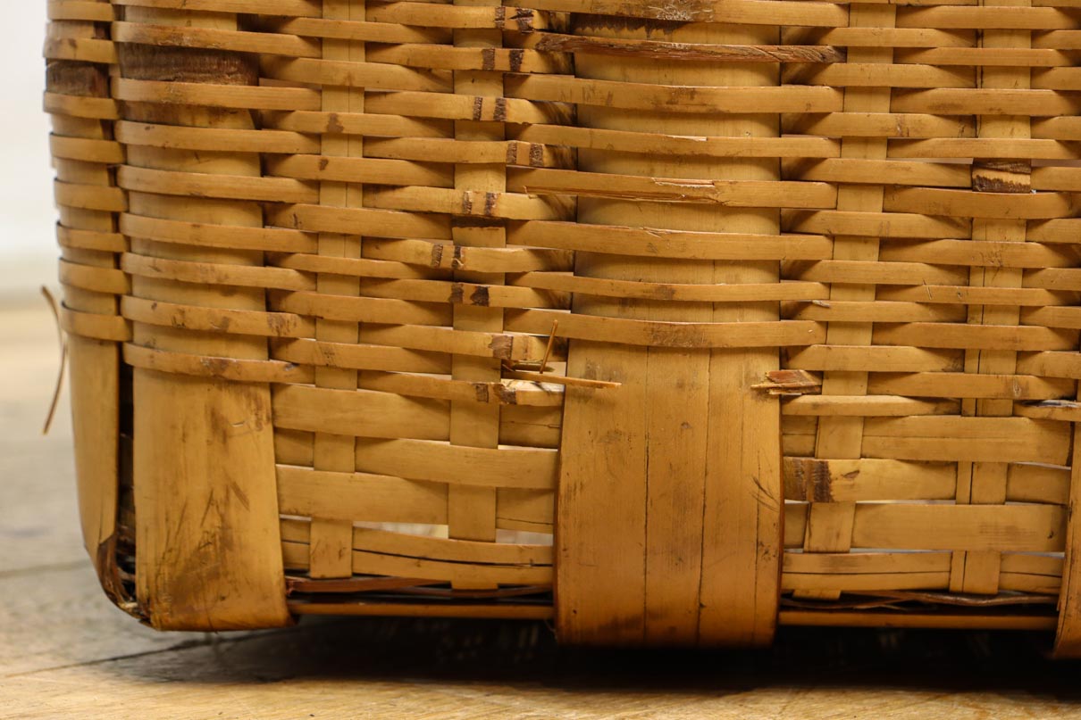Antique tool (Bamboo woven basket) DC7842