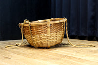 レトロな雰囲気ある竹編みの吊り丸カゴ　DC7843