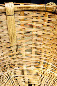 レトロな雰囲気ある竹編みの吊り丸カゴ　DC7843