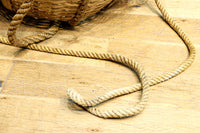 レトロな雰囲気ある竹編みの吊り丸カゴ　DC7843