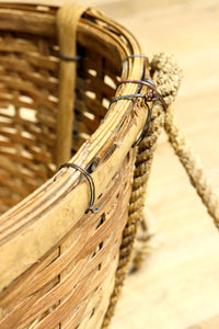 レトロな雰囲気ある竹編みの吊り丸カゴ　DC7843