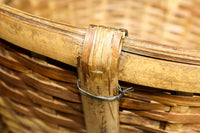 レトロな雰囲気ある竹編みの吊り丸カゴ　DC7843