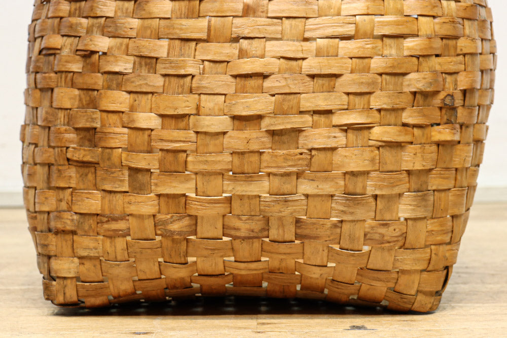 個性的なシルエットの丸カゴ　DC7844