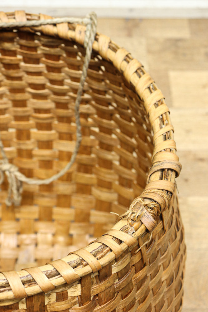 個性的なシルエットの丸カゴ　DC7844