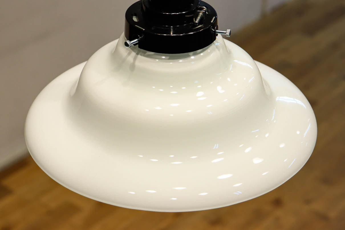 柔らかなシルエットで温かみのある電笠　DC7848