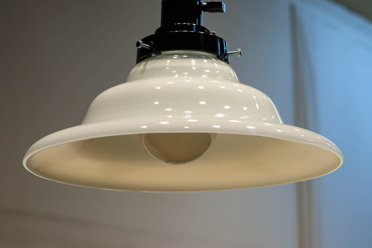 柔らかなシルエットで温かみのある電笠　DC7848