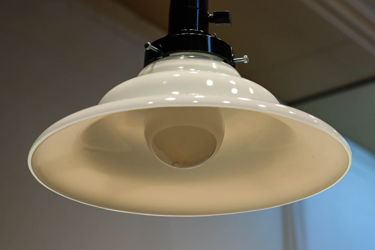 柔らかなシルエットで温かみのある電笠　DC7848