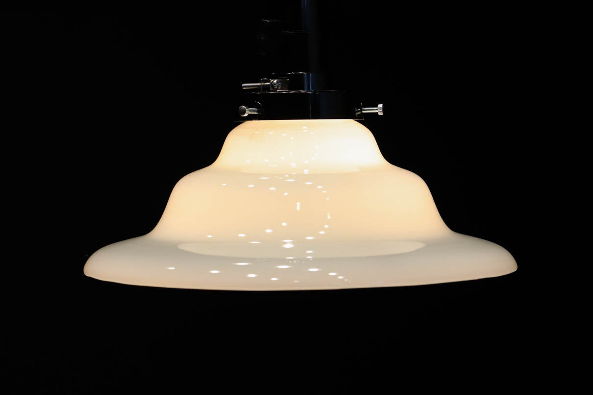 柔らかなシルエットで温かみのある電笠　DC7848