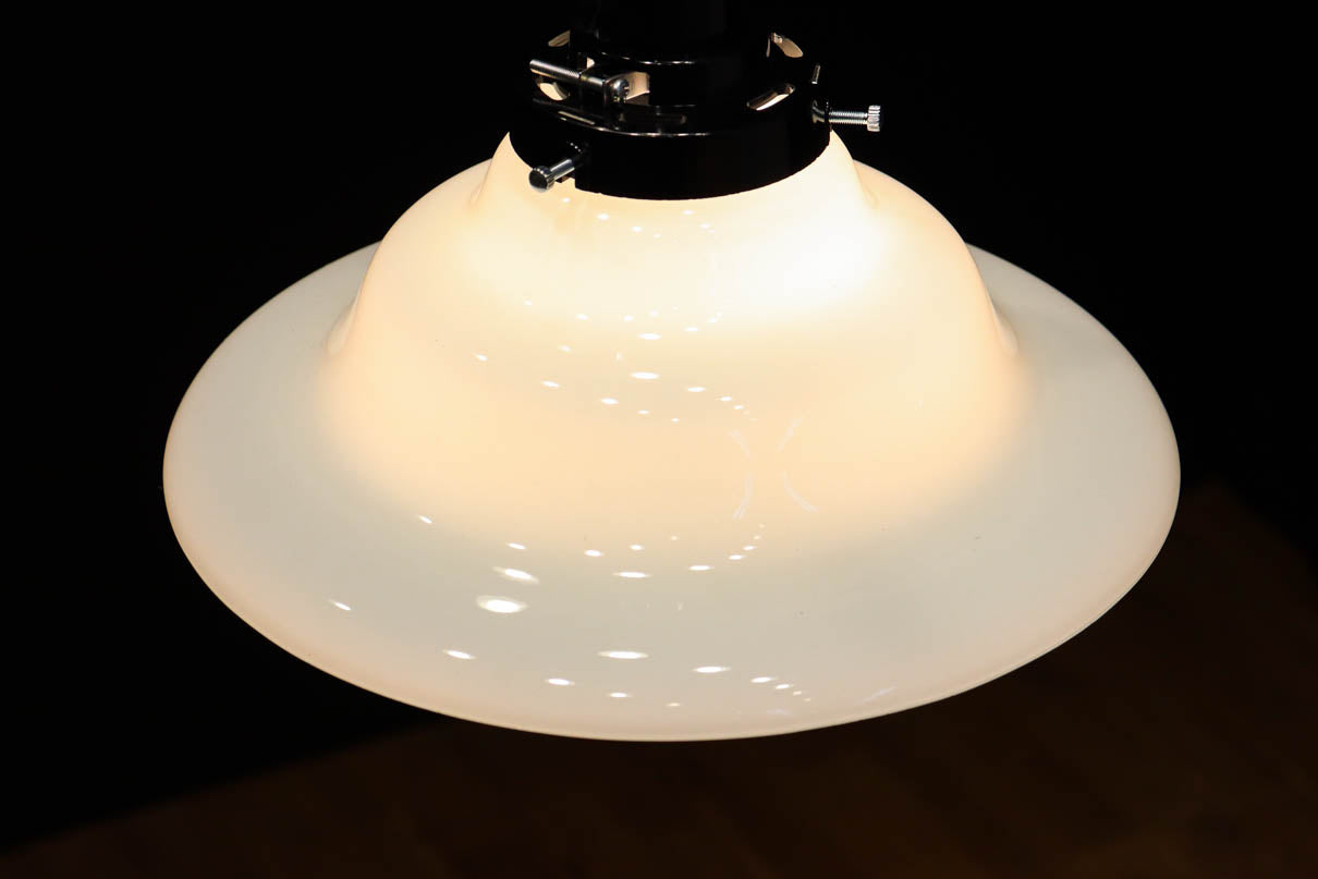 柔らかなシルエットで温かみのある電笠　DC7848