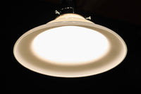 柔らかなシルエットで温かみのある電笠　DC7848