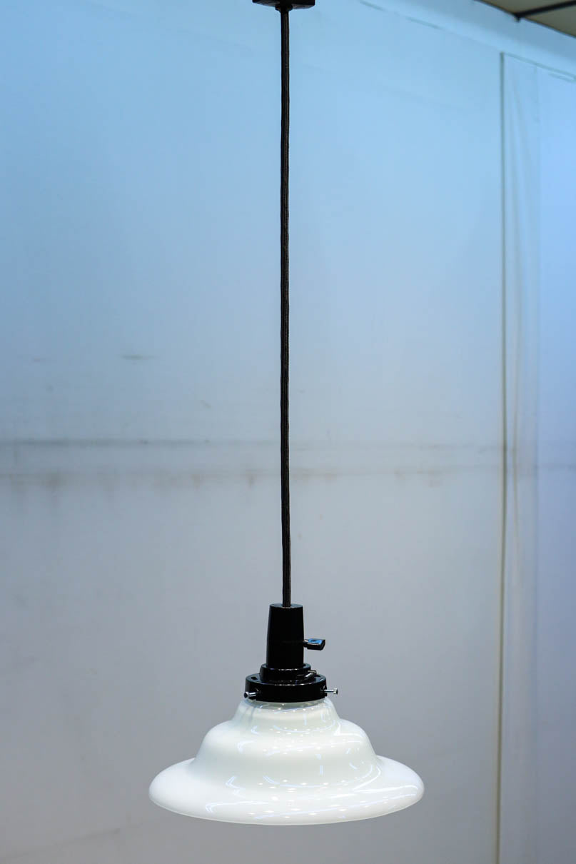 柔らかなシルエットで温かみのある電笠　DC7848