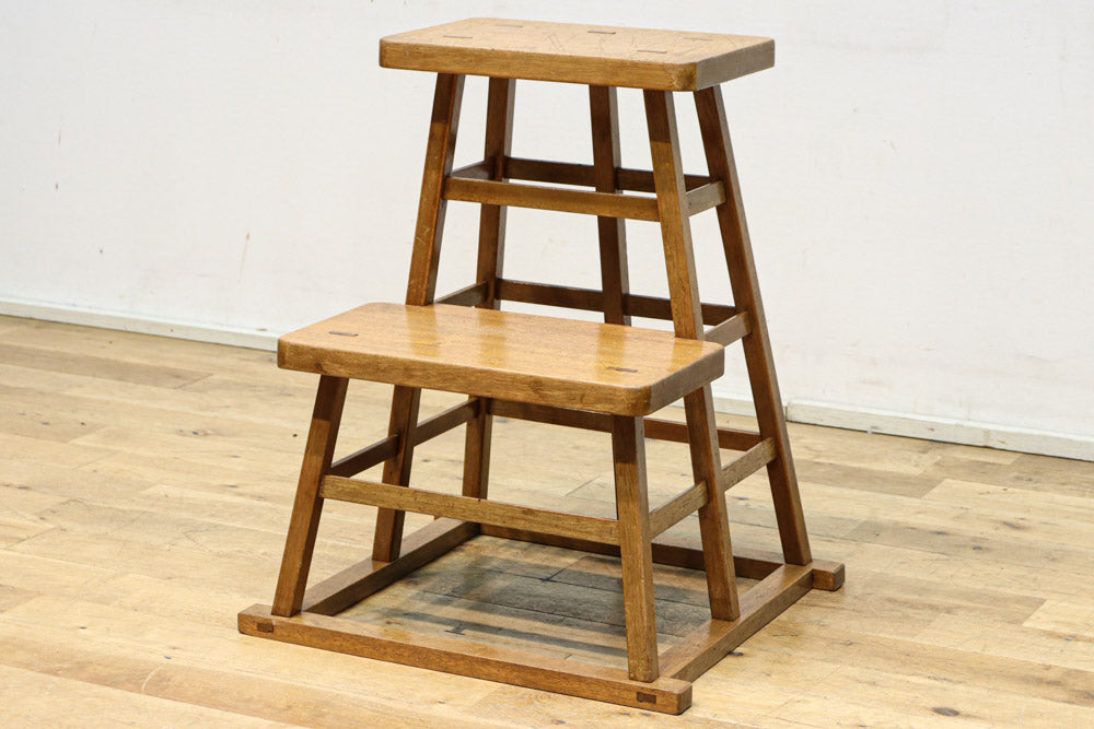 やぐら組みが見事な木地色の庄内踏み台　DC7852