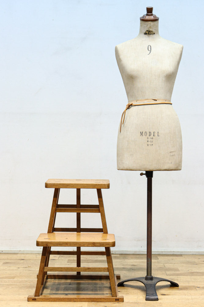 やぐら組みが見事な木地色の庄内踏み台　DC7852