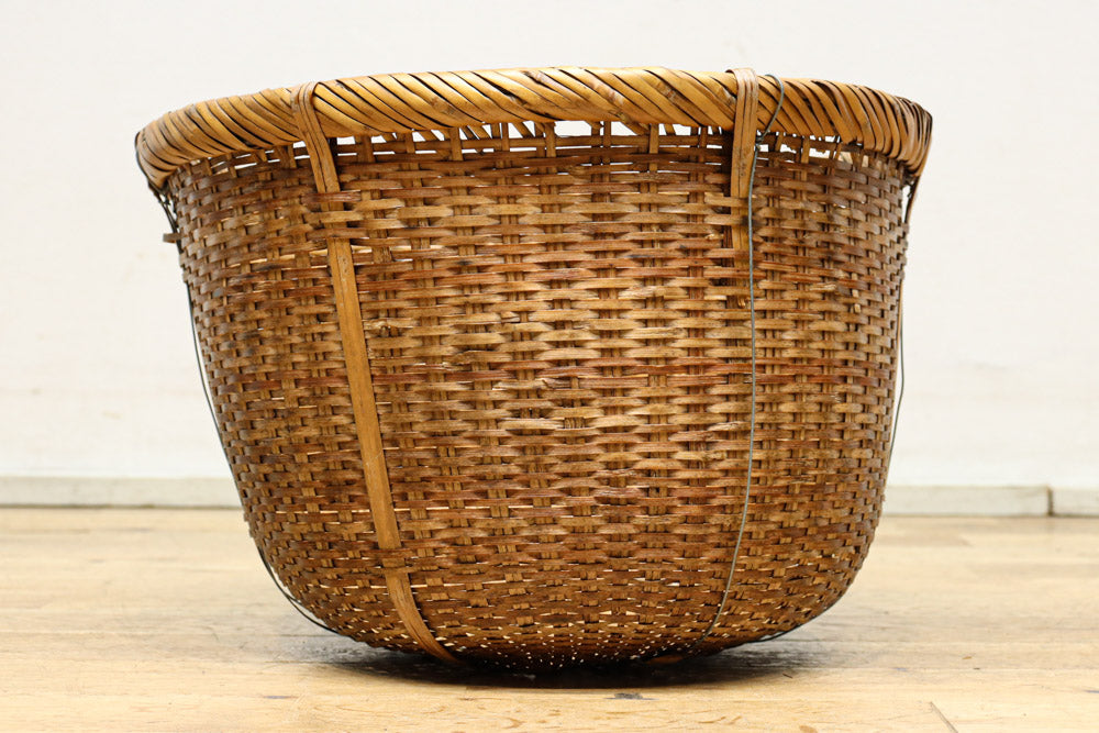 中型サイズ!! 深さのある柔らかい色合いの丸カゴ　DC7863