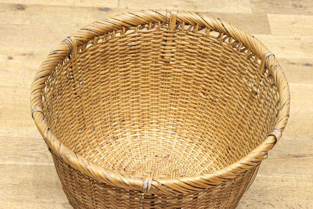 中型サイズ!! 深さのある柔らかい色合いの丸カゴ　DC7863