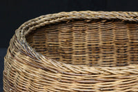 艶みを重ねた色彩のアケビ編みのカゴ　DC7865