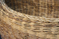 艶みを重ねた色彩のアケビ編みのカゴ　DC7865