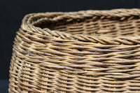 艶みを重ねた色彩のアケビ編みのカゴ　DC7865