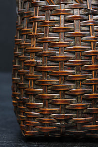 深い色彩で落ち着きのある小さな持ち手付き花カゴ　DC7869