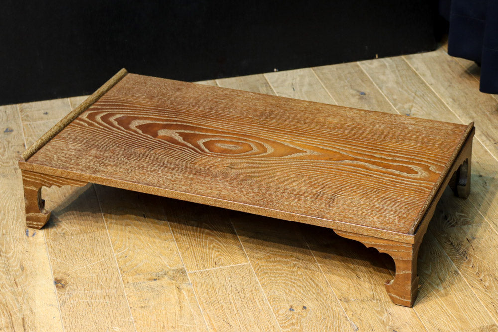 木地色の優雅な杢目が浮かぶ置台　DC7870