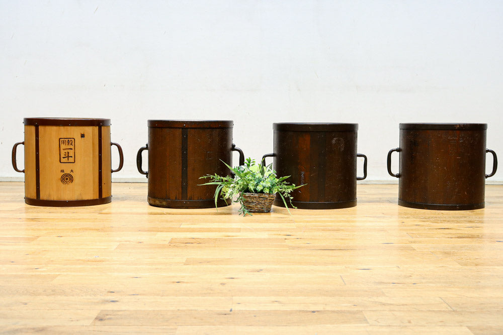 時代を重ねた風合い溢れる一斗マス　DC7881ghij　在庫(g:1 h:0 i:1 j:0)個