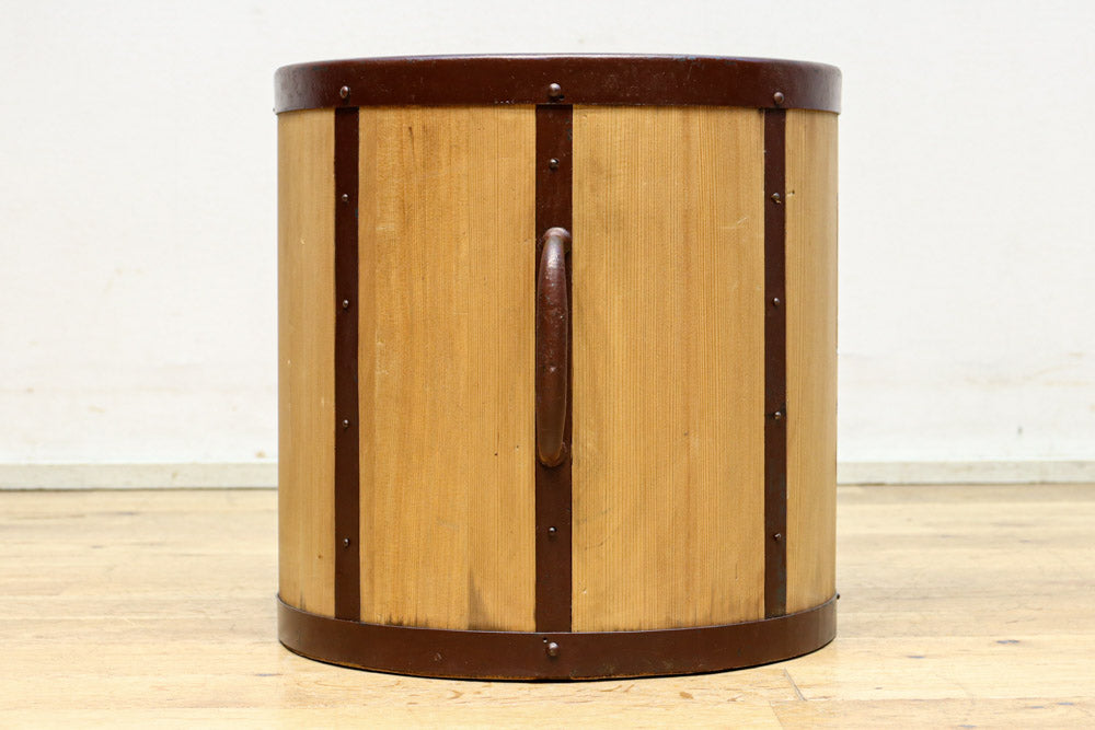 時代を重ねた風合い溢れる一斗マス　DC7881ghij　在庫(g:1 h:0 i:1 j:0)個