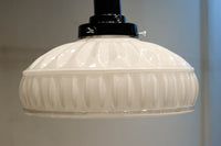 モダンなプレス模様がお洒落な電笠　DC7896