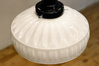 モダンなプレス模様がお洒落な電笠　DC7896