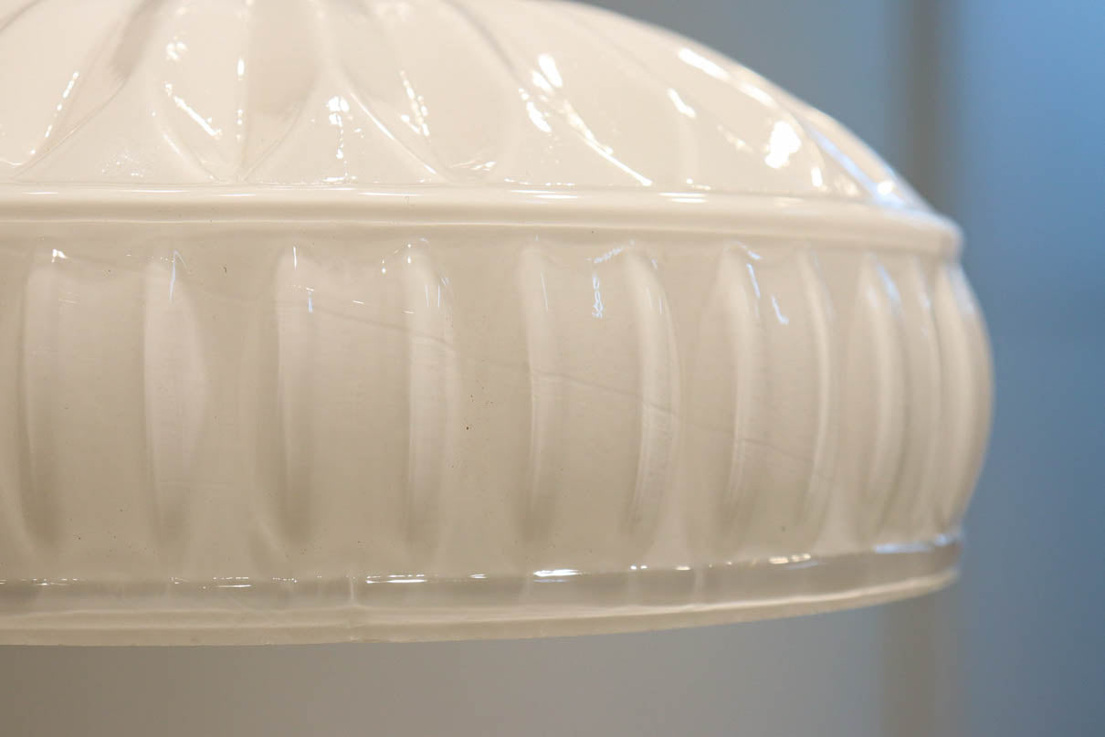 モダンなプレス模様がお洒落な電笠　DC7896