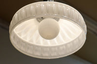 モダンなプレス模様がお洒落な電笠　DC7896