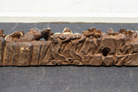 14人のお坊さんの交流会を細やかに描いた彫刻飾り　DC7906