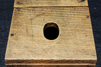 時代を重ねた古色の色合いで趣きのある銭箱　DC7908