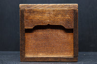 時代を重ねた古色の色合いで趣きのある銭箱　DC7908