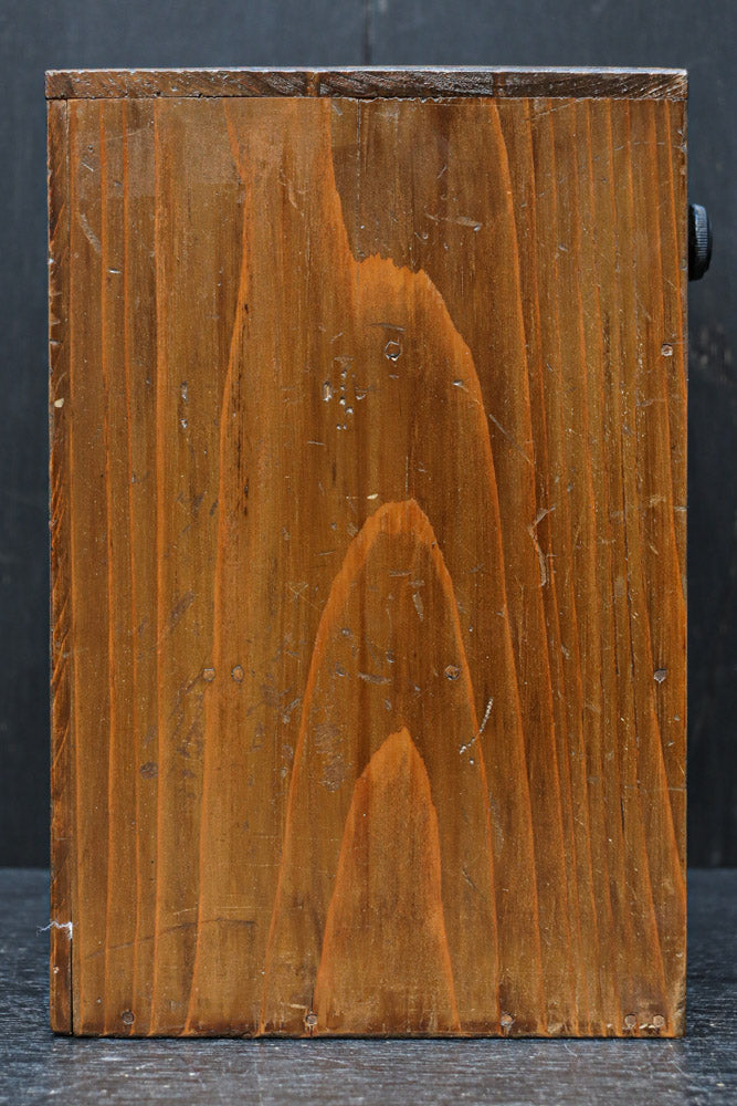 落ち着いた色彩が風格を感じさせる針箱　DC7909