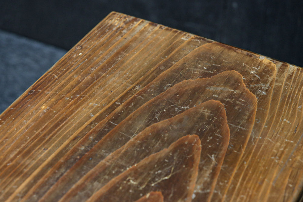 落ち着いた色彩が風格を感じさせる針箱　DC7909