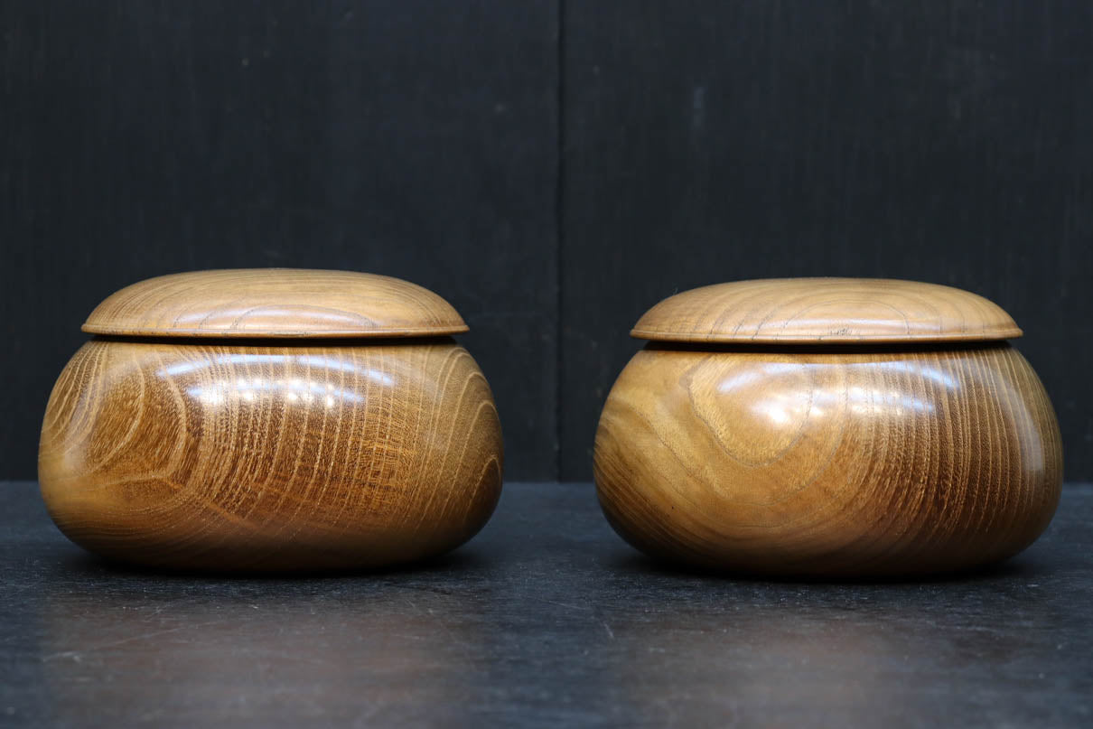 優美な杢目で温かみのある碁笥　DC7918　在庫2個