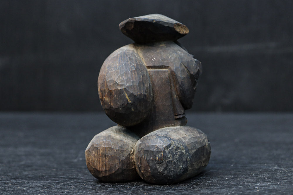 温かみ溢れる木彫りの小さな大黒様　DC7922abc　在庫(a:1 b:1 c:0)個