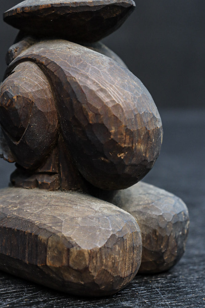 温かみ溢れる木彫りの小さな大黒様　DC7922abc　在庫(a:1 b:1 c:0)個